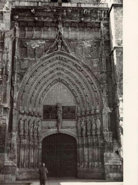 Spagna - Palencia - Cattedrale di Sant'Antolino (Catedral de San Antolín) - Portale di Obispo o di Santa Maria - Archivolto - Sculture - Statue degli apostoli e della Vergine Maria