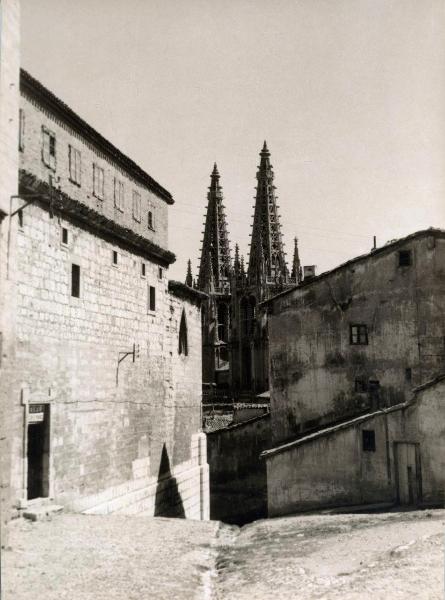 Spagna - Burgos - Cattedrale - Torri della facciata principale - Guglie, pinnacoli