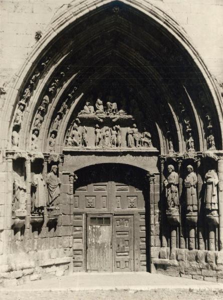 Spagna - Burgos - Chiesa di San Esteban - Esterno - Portale a nord - Timpano, archivolto - Sculture - Cristo del Giudizio con Maria e San Giovanni, Storie di Santo Stefano