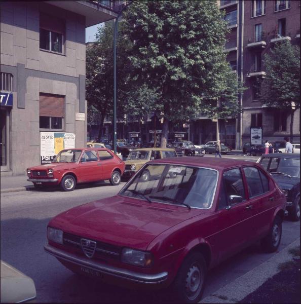 Milano - Veduta urbana - corso Sempione - autovetture