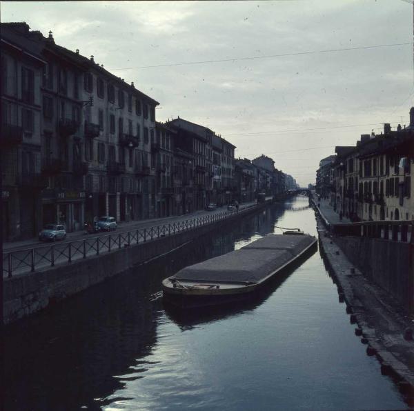 Milano - Veduta urbana - porta Ticinese - imbarcazione