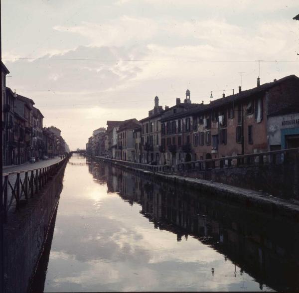 Milano - Veduta urbana - porta Ticinese - naviglio