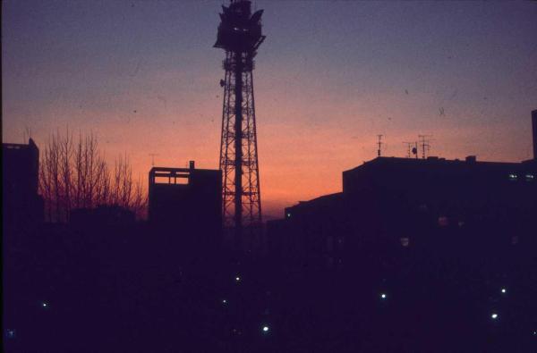 Milano - Veduta urbana - tramonto - antenne