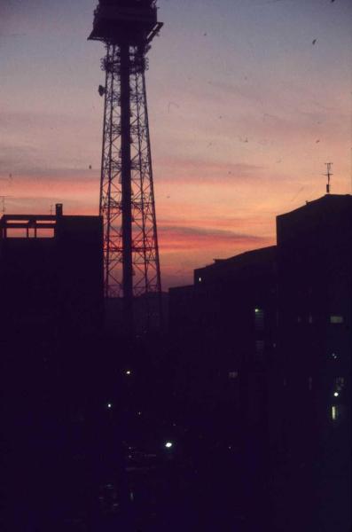 Milano - Veduta urbana - tramonto - antenne