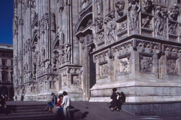 Milano - Veduta urbana animata - piazza del Duomo