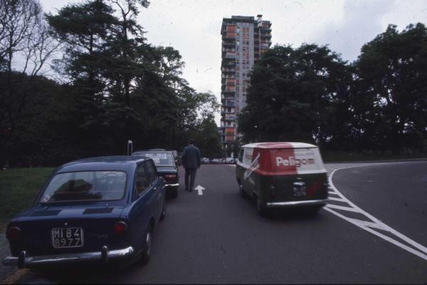 Milano - Veduta urbana - autovetture