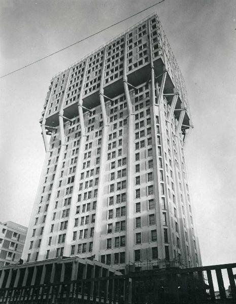 Milano - Veduta urbana - Torre Velasca