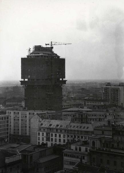 Milano - Veduta urbana - Torre Velasca - cantiere