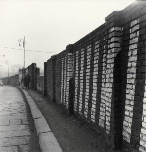 Milano - Veduta urbana animata - via Melchiorre Gioia