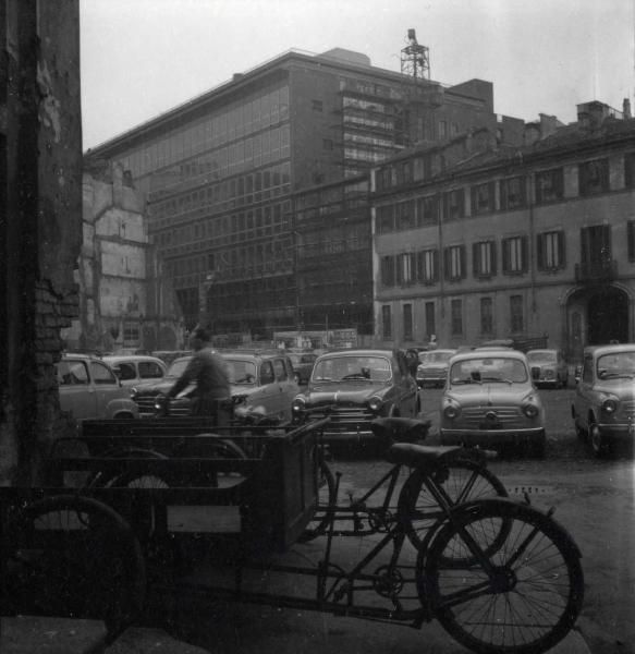 Milano - Veduta urbana animata