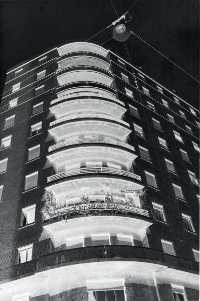 Milano - Veduta urbana - piazza della Repubblica - via Parini - edificio