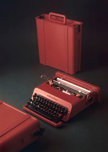 Milano - Studio Ballo&Ballo - macchina da scrivere Olivetti Valentine - Ettore Sottsass - 1968