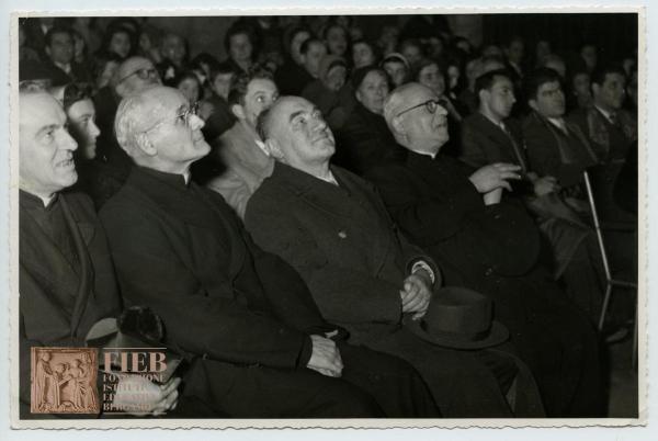 Orfanotrofio maschile di Bergamo - Torino - Teatro: interno - Pubblico seduto - Vittorio Gagliardi