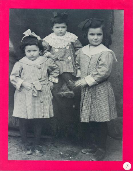 Ritratto di gruppo - Bambini - Giavazzi Angiolina, Maria e Mina - Bergamo - Quartiere Longuelo