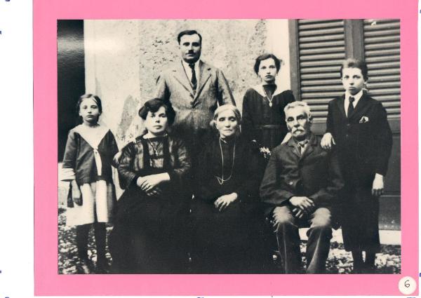 Ritratto di famiglia - Famiglia Tintori - Federico Tintori - Rosa Tintori - Luigi Tintori - Domeneghini Tintori - Armida Tintori - nipoti Giuseppina Tintori - Angiolina Tintori - Giosuè Tintori - Bergamo - Quartiere Longuelo