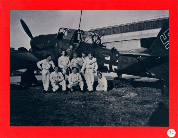 Seconda Guerra Mondiale - Bosnia Erzegovina - Mostar - Ritratto di gruppo - Militari - 27° Squadriglia O.A. Aeronautica - Elia Oberti Aviere il 1° seduto da destra