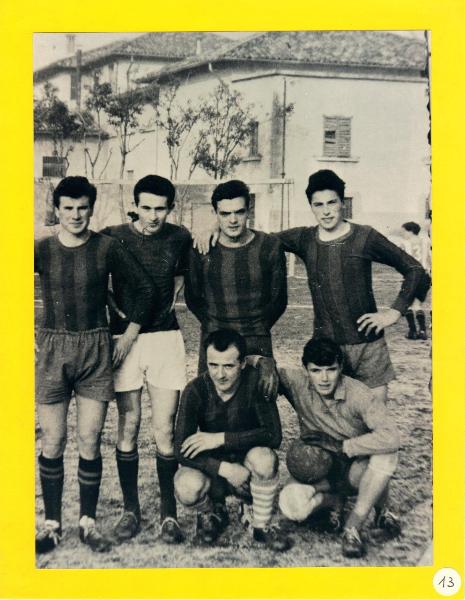 Bergamo - Quartiere Longuelo - Ritratto di gruppo Maschile - Squadra di calcio - Angelo Limonta - Adriano Allegrini - F. Taschini - Giancarlo Rota - Luigi Nervi - Giancarlo Stefanoni