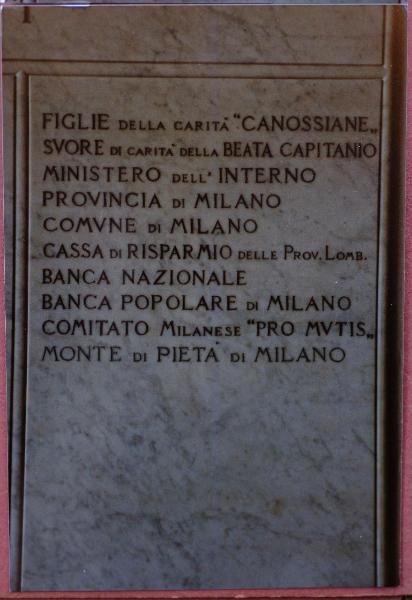 Milano - Pio Istituto dei Sordi in via Prinetti - Interno - Atrio - Iscrizioni con i nomi dei benemeriti, dettaglio