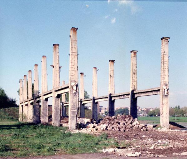 Sesto San Giovanni - Parco Nord, settore Montagnetta - Piccolo carroponte Breda (poi Teatrino del Parco Nord) dopo i lavori di risanamento