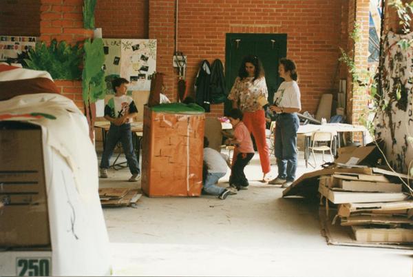 Cinisello Balsamo - Parco Nord, settore Est - Cascina Centro Parco, ala ovest - Evento: Festa del Parco - Spazio Bambini - Costruzioni di cartone / Attività didattica - Educazione ambientale