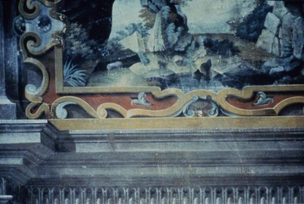 Sesto San Giovanni - Parco Nord, settore Torretta - Villa Torretta, interno - Salone dei Paesaggi - Affresco danneggiato alle pareti, particolare - Maschera antropomorfa