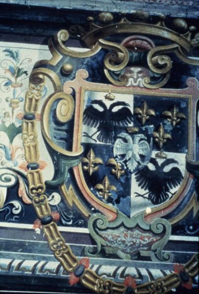 Sesto San Giovanni - Parco Nord, settore Torretta - Villa Torretta, interno - Salone degli Stemmi - Affresco danneggiato alle pareti - Stemma gentilizio della famiglia Serbelloni e stemma imperiale - Maschera antropomorfa - Decorazioni