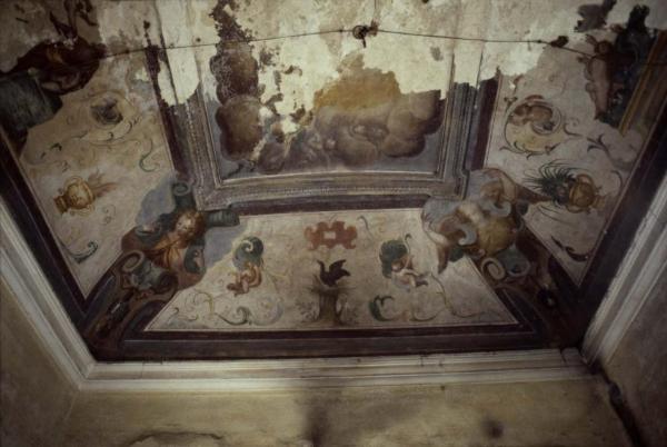 Sesto San Giovanni - Parco Nord, settore Torretta - Villa Torretta, interno - Stanza - Soffitto con affresco danneggiato - Decorazioni - Lacune