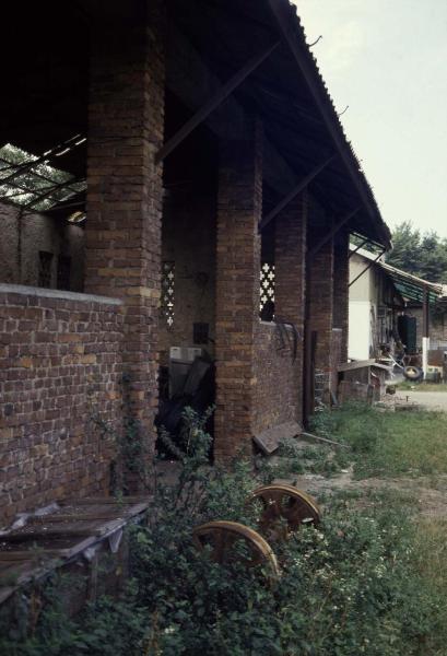 Cinisello Balsamo - Parco Nord, settore Est - Cascina Centro Parco, ala sud prima dei lavori di ristrutturazione - Area porticata con tetto diroccato