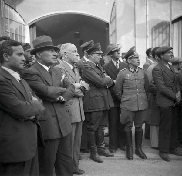 VI sezione Ernesto Breda - Brescia - Via Lunga - Stabilimento industriale - Esterno - Visita del generale di Brescia Feliciani