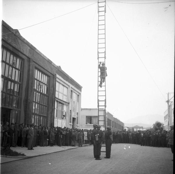 VI sezione Ernesto Breda - Brescia - Via Lunga - Stabilimento industriale - Esterno - Esercitazione squadra P.A.A. (Protezione AntiAerea)