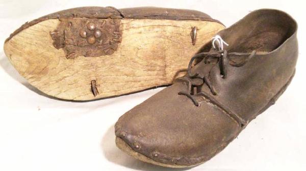 Scarpe con suola di legno