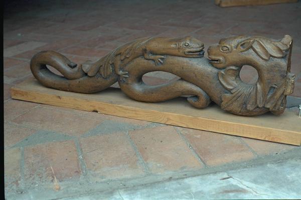 Coda in legno con lucertola/decorazione di freccia