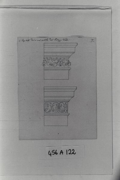 Capitelli dorici nel cortile di palazzo Valle