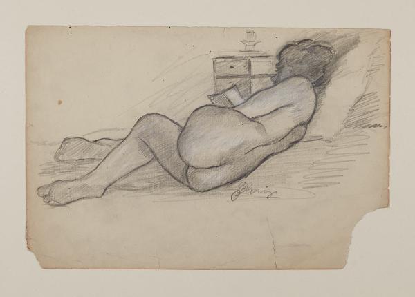 Figura femminile, nuda, sdraiata su un letto in atto di leggere