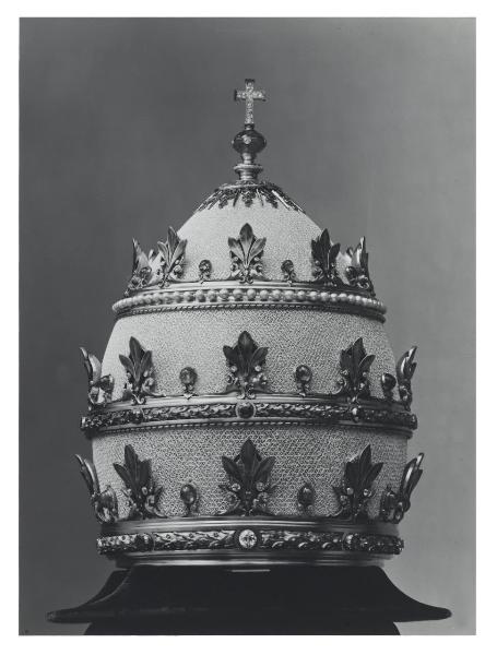 Alfredo Ravasco su progetto di Luca Beltrami. Tiara di Pio XI, vista frontale