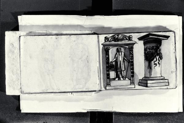 Monumento sepolcrale e piedistallo con festoni e bucranio (collezione Villa Negroni)