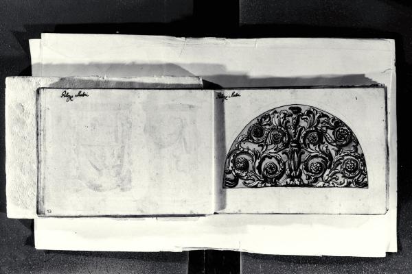Lunetta con girali d'acanto (collezione Palazzo Mattei)