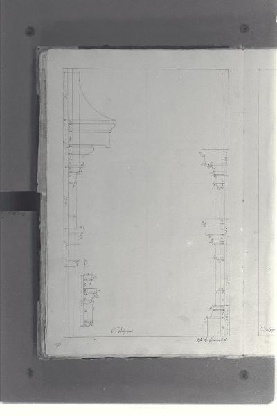 Dettagli architettonici di un muro di Palazzo Belgioioso d'Este
