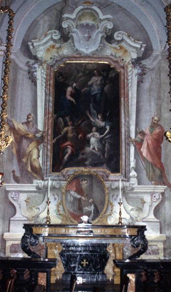 Quadratura architettonica con San Paolo e San Pietro