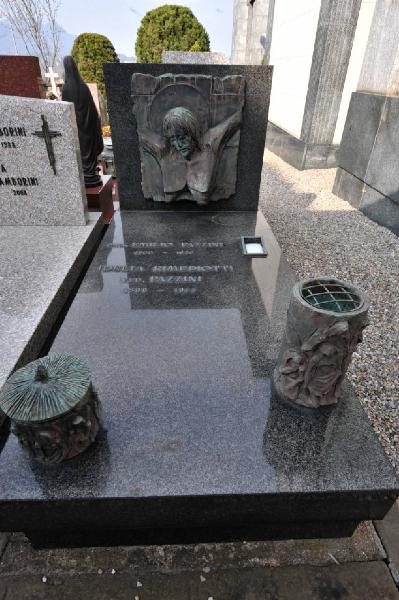 Monumento sepolcrale dei coniugi Emilio Pazzini e Idelia Rimediotti