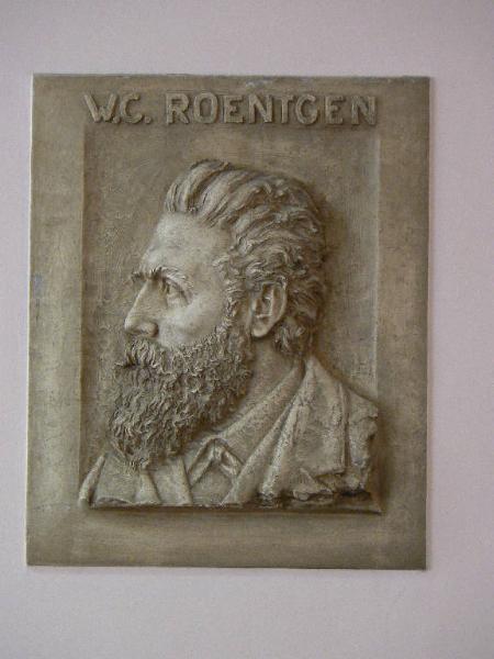 Ritratto maschile di W. C. Roentgen scienziato