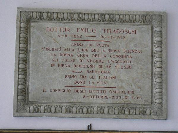 Lapide dedicata al Dr. Tiraboschi Emilio.