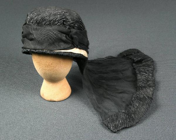 Cappello femminile di burattino