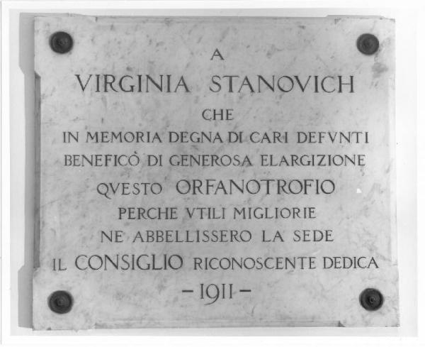 Lapide in memoria di Virginia Stanovich