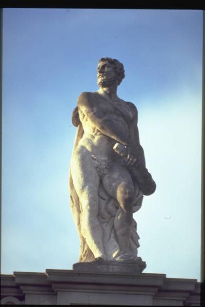 Statua