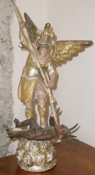 San Michele arcangelo abbatte il demonio