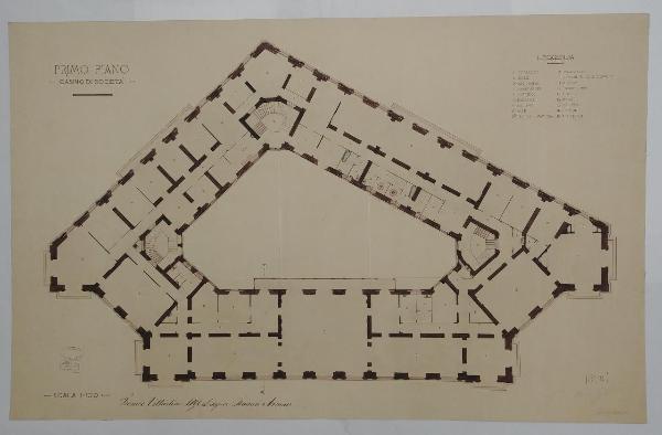 Nuovo palazzo formante il lato di fondo della piazza del Duomo e da costruirsi sull'area disegnata nel tipo annesso al programma