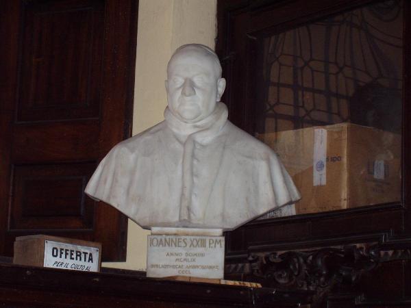 Busto di papa Giovanni XXIII