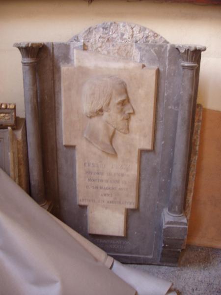 Lapide commemorativa del pittore Cesare Pezzi
