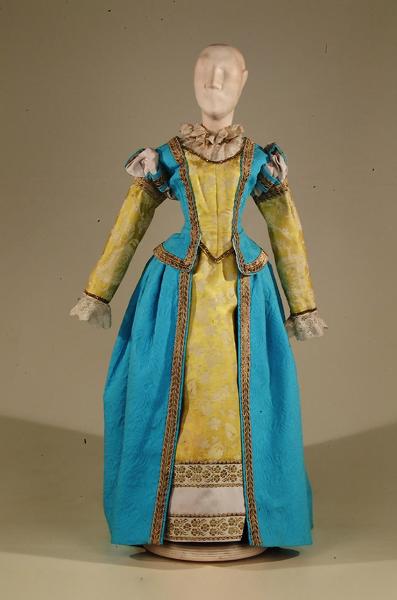 Costume